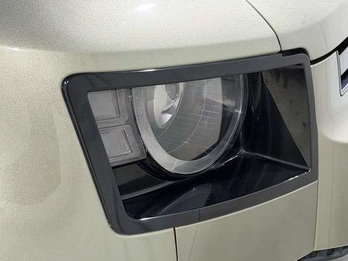 Used 2020 Land Rover Defender 110 HSE AWD/4WD image 11