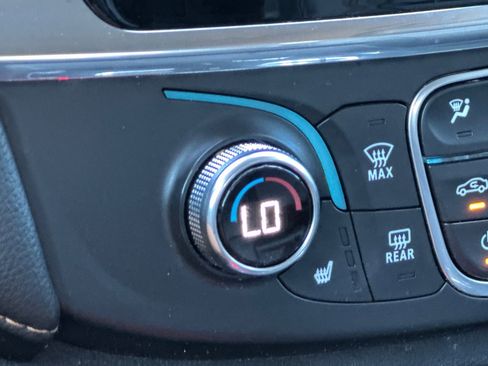 Used 2020 Chevrolet Traverse LT w/ LPO, Blackout Package image 31