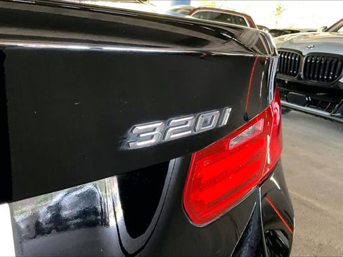 Used 2015 BMW 320i Sedan RWD image 9