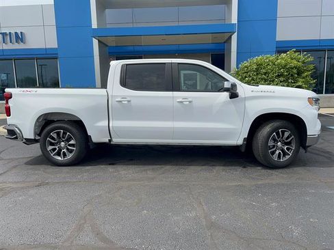 Used 2023 Chevrolet Silverado 1500 LT AWD/4WD image 9