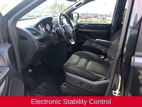 Used 2020 Dodge Grand Caravan SE image 13