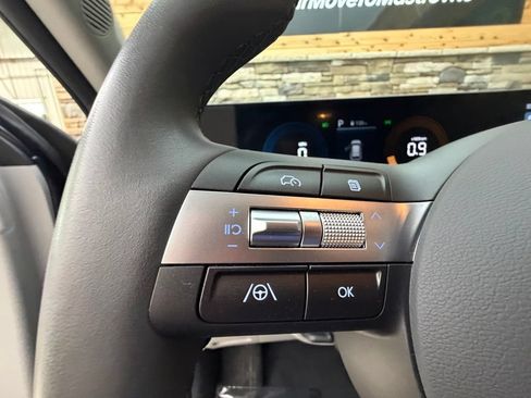 Used 2024 Hyundai Kona SEL AWD/4WD image 41