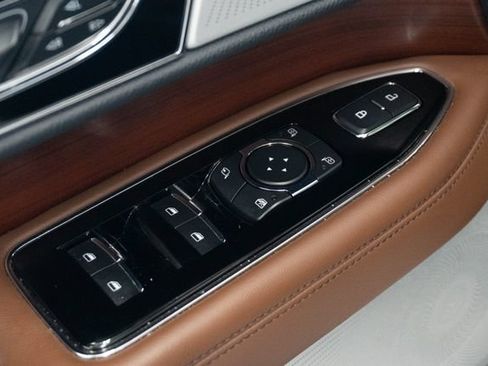 Used 2022 Lincoln Navigator Reserve AWD/4WD image 7