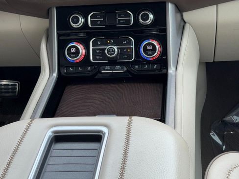 Used 2022 GMC Yukon Denali AWD/4WD image 18