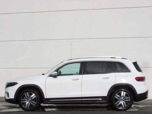 Used 2023 Mercedes-Benz EQB 300 4MATIC image 4