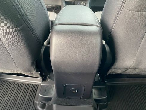 Certified 2021 Ford Escape SE image 30