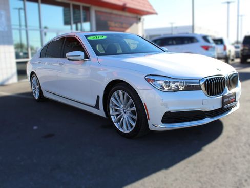 Used 2019 BMW 740i w/ Cold Weather Package RWD image 2