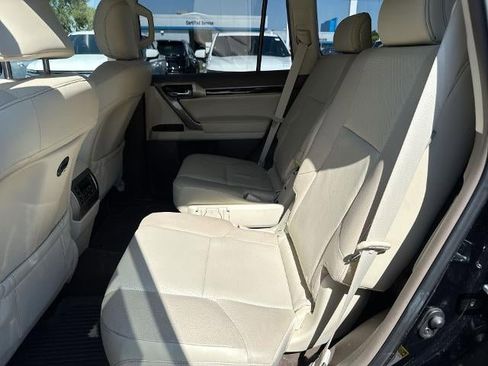 Used 2017 Lexus GX 460 Luxury image 25