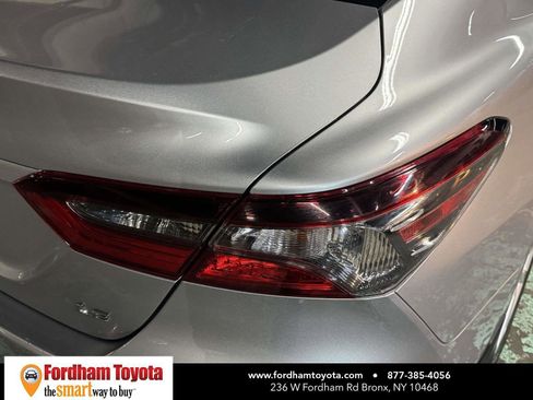 Used 2022 Toyota Camry LE image 10