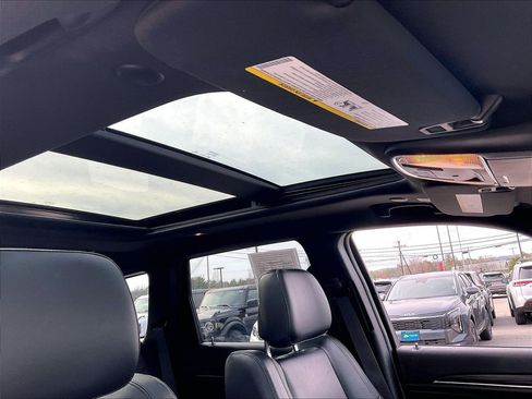 Used 2022 Jeep Grand Cherokee Limited w/ Tech Group image 21