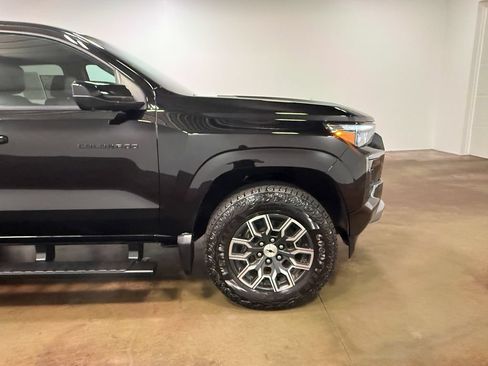 Used 2023 Chevrolet Colorado Z71 w/ Z71 Convenience Package 2 AWD/4WD image 32