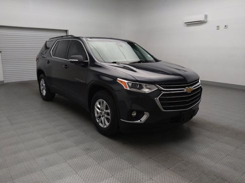 Used 2020 Chevrolet Traverse LT w/ Driver Confidence II Package AWD/4WD image 13
