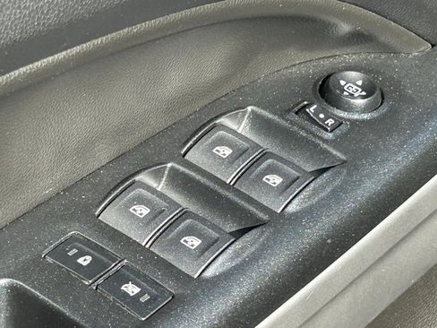 Used 2021 Chevrolet Colorado ZR2 w/ ZR2 Midnight Special Edition image 27