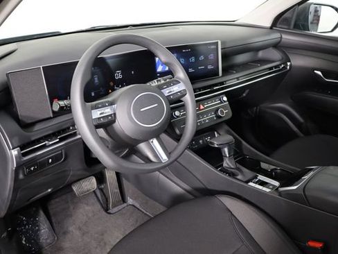 Used 2025 Hyundai Tucson SE FWD image 24