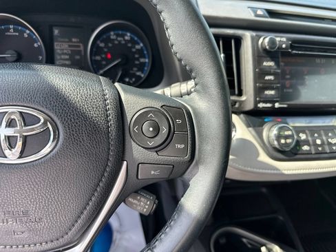 Used 2018 Toyota RAV4 XLE AWD/4WD image 28