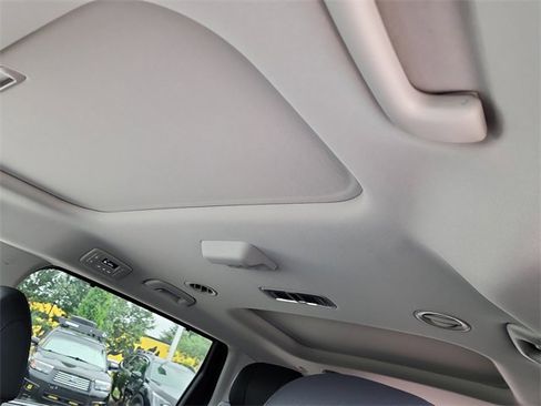 New 2026 Kia Carnival SX Prestige image 28