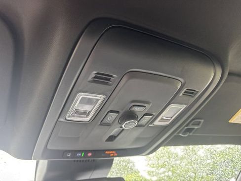 Used 2025 GMC Yukon XL Denali AWD/4WD image 42