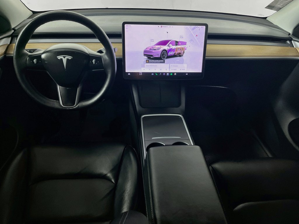 Used 2024 Tesla Model Y Long Range AWD/4WD image 25