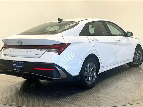 Used 2024 Hyundai Elantra Blue FWD image 2