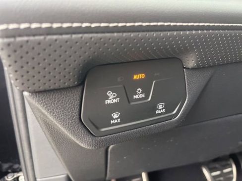 New 2026 Volkswagen Atlas Cross Sport SEL Premium R-Line AWD/4WD image 8