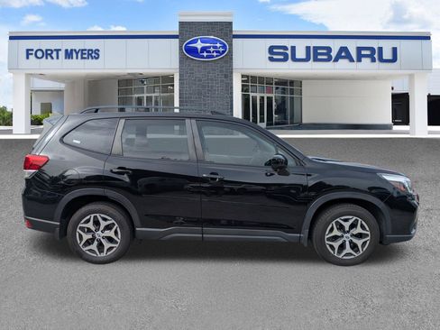 Used 2019 Subaru Forester Premium AWD/4WD image 4