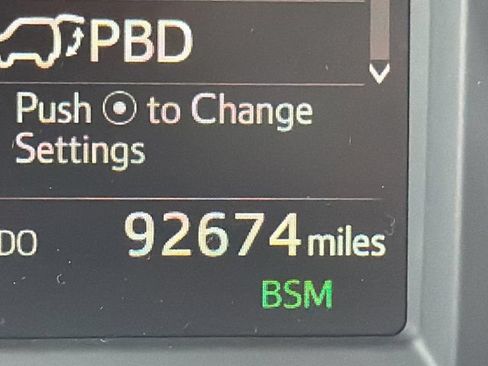 Used 2018 Toyota RAV4 SE w/ Power Extra Value Package FWD image 29