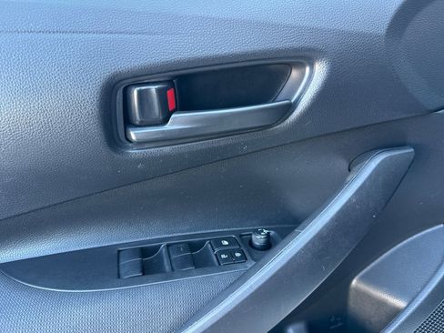 Used 2022 Toyota Corolla LE image 15