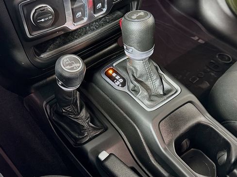 Used 2022 Jeep Wrangler Sport AWD/4WD image 17