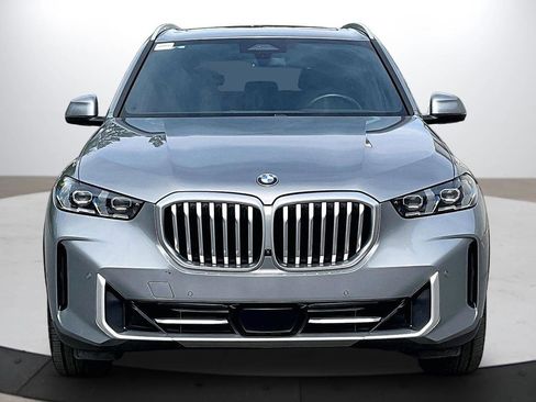 Used 2024 BMW X5 xDrive40i AWD/4WD image 3