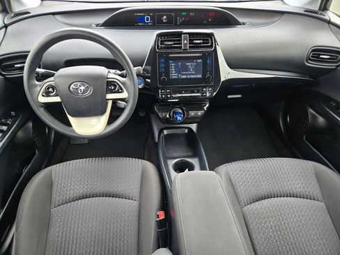 Certified 2017 Toyota Prius Two w/ Carpet Mat Package FWD image 11