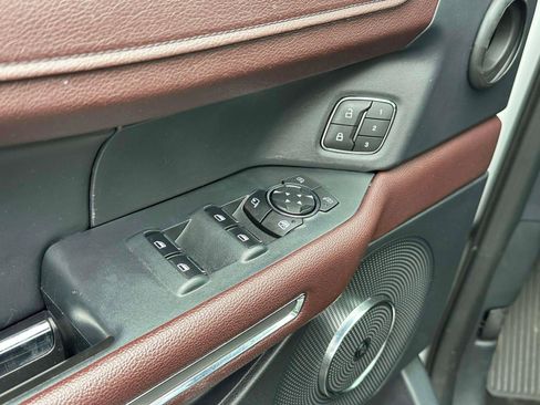 Used 2024 Ford Expedition Limited image 15