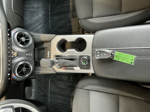 Used 2024 Chevrolet Blazer LT w/ Convenience Package image 11