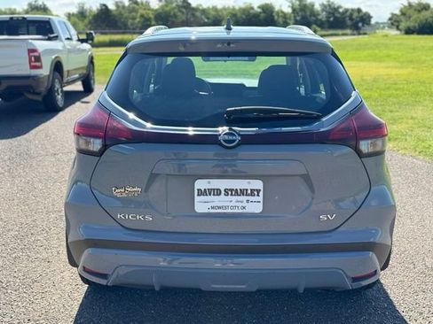 Used 2024 Nissan Kicks SV FWD image 5