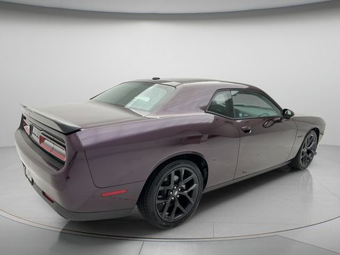 Used 2022 Dodge Challenger R/T w/ Blacktop Package RWD image 5