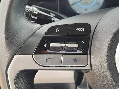 Used 2024 Hyundai Elantra Limited image 16