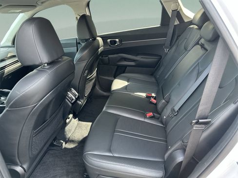 Used 2024 Kia Sorento S FWD image 21