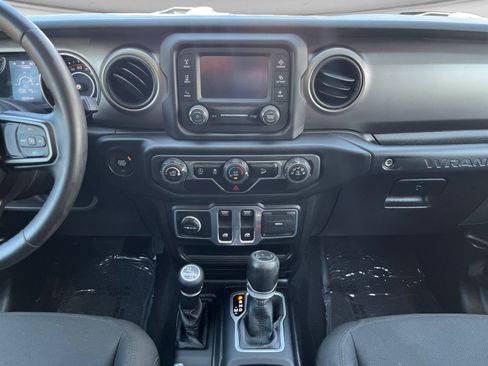 Used 2018 Jeep Wrangler Sport AWD/4WD image 11