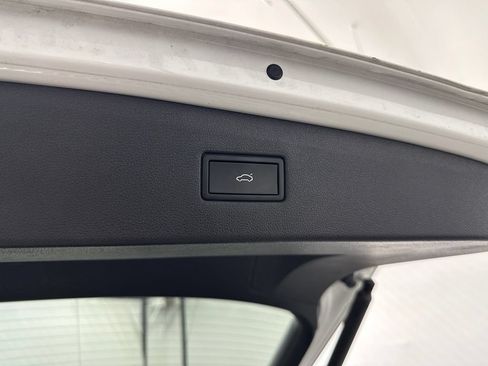 Used 2022 Volkswagen Tiguan SE FWD image 20