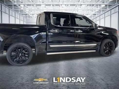 Used 2023 Chevrolet Silverado 1500 High Country w/ Technology Package AWD/4WD image 2
