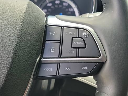 Used 2021 Toyota Highlander Platinum FWD image 27