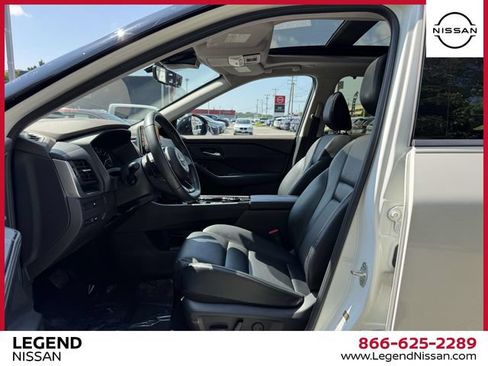 Certified 2023 Nissan Rogue SV w/ SV Premium B Package AWD/4WD image 16