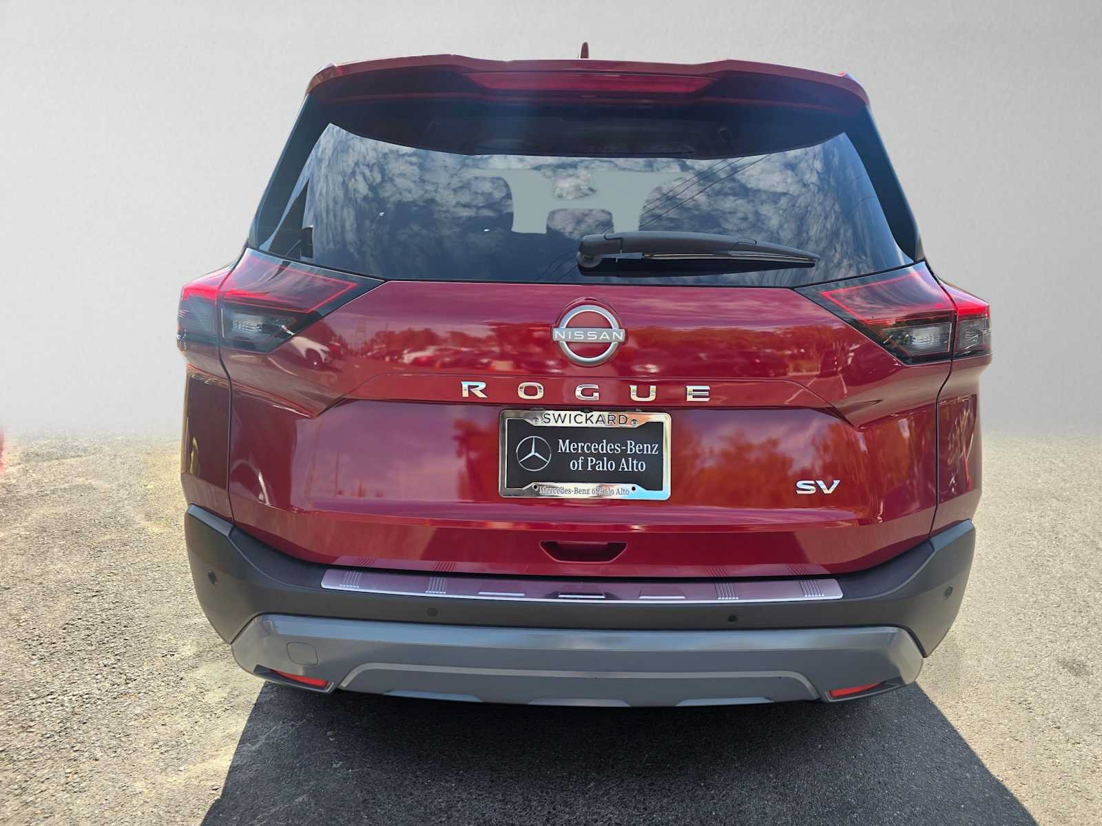 Used 2023 Nissan Rogue SV FWD image 4