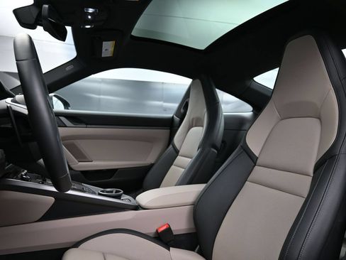 Certified 2025 Porsche 911 Carrera RWD image 5