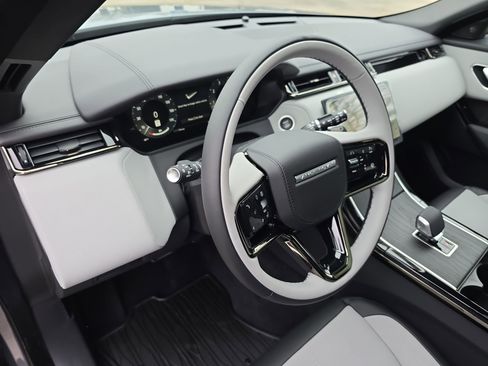 New 2026 Land Rover Range Rover Velar Dynamic SE image 18