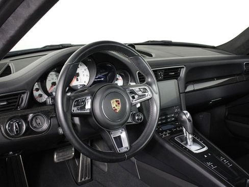 Certified 2017 Porsche 911 Carrera 4S image 4