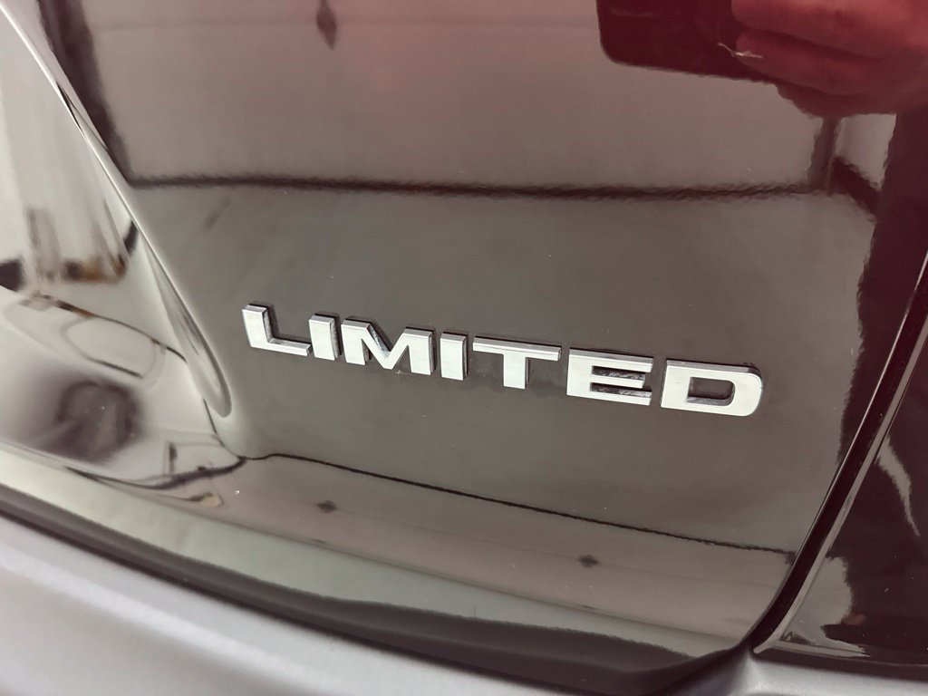 Used 2019 Jeep Cherokee Limited AWD/4WD image 11