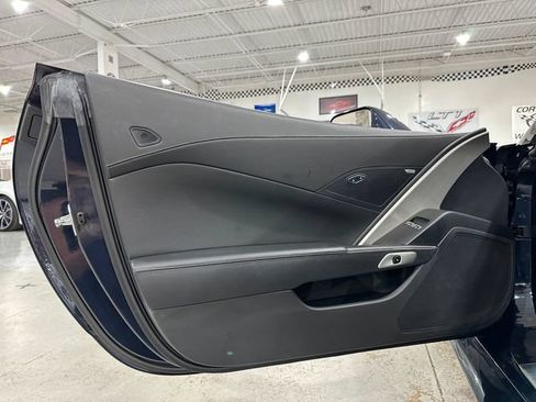 Used 2015 Chevrolet Corvette Z06 RWD image 16