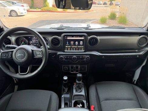 Used 2023 Jeep Wrangler Unlimited w/ Cold Weather Group AWD/4WD image 15