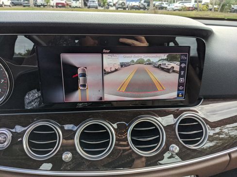 Used 2019 Mercedes-Benz E 300 image 23