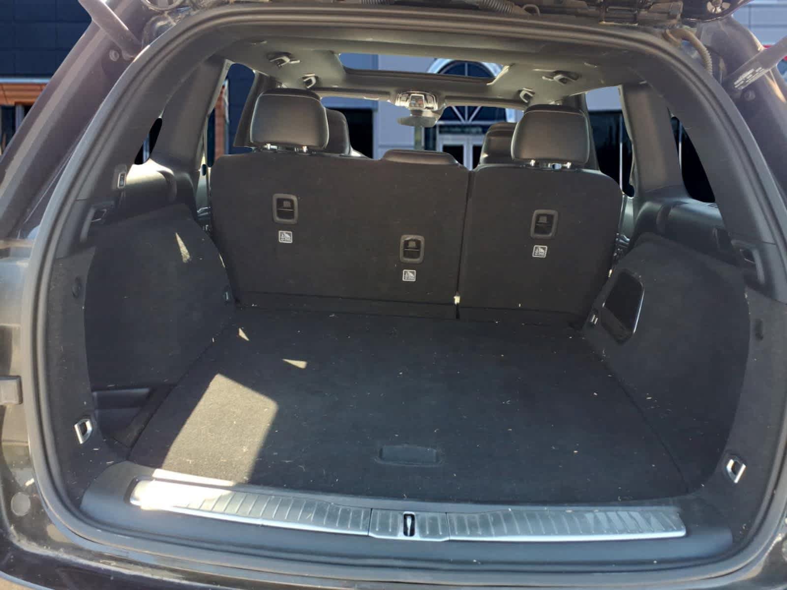 Used 2023 Jeep Grand Cherokee Overland w/ Luxury Tech Group IV AWD/4WD image 10